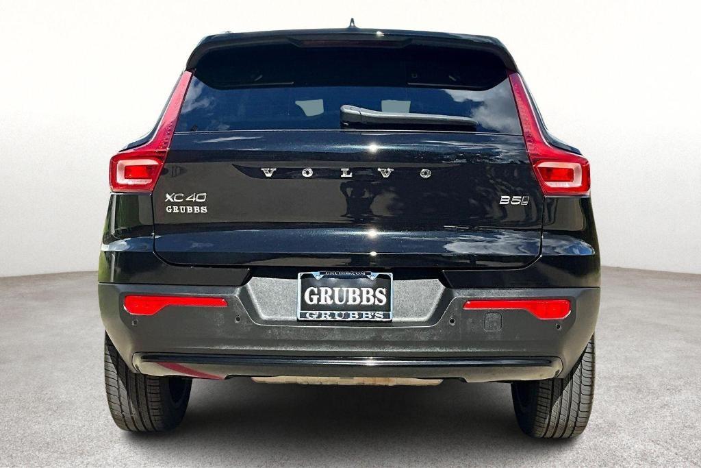 used 2025 Volvo XC40 car, priced at $35,997