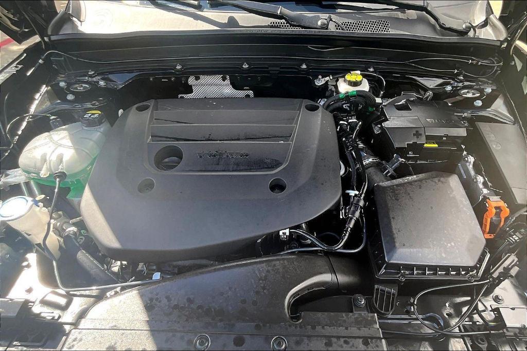 used 2025 Volvo XC40 car, priced at $35,997