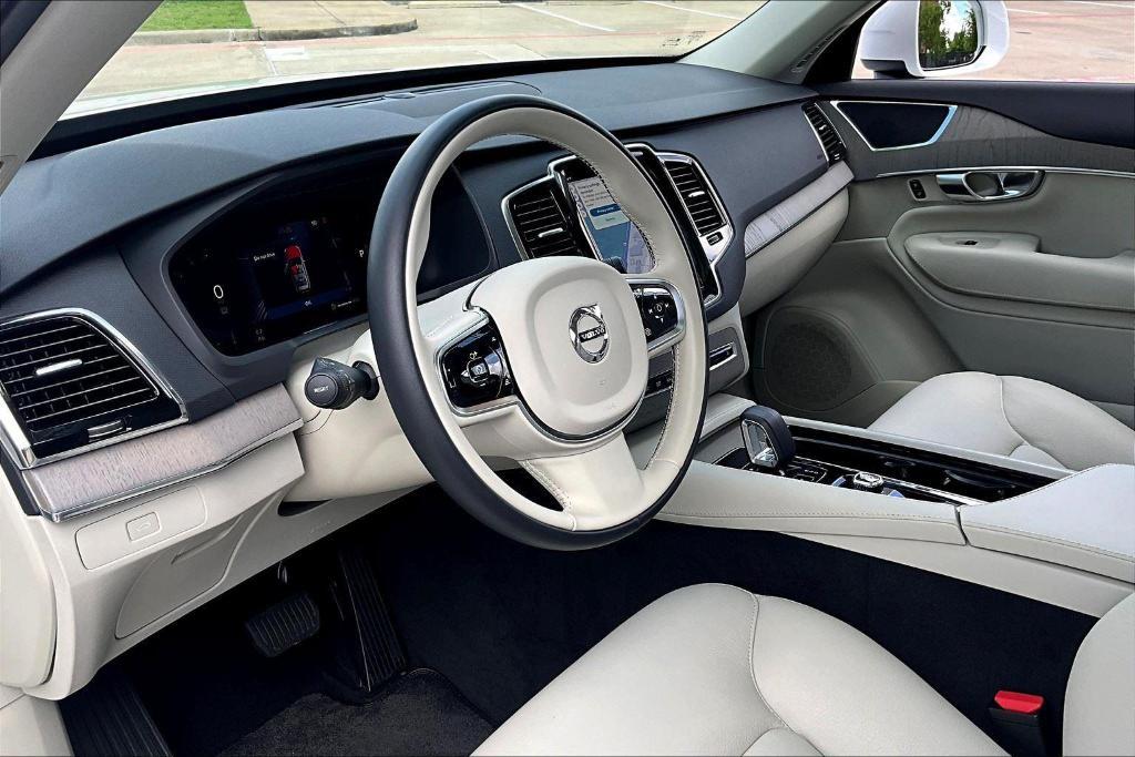 new 2025 Volvo XC90 car, priced at $69,900