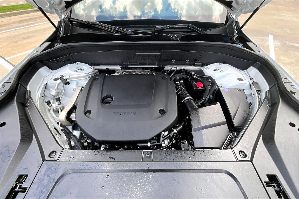 new 2025 Volvo XC90 car, priced at $69,900