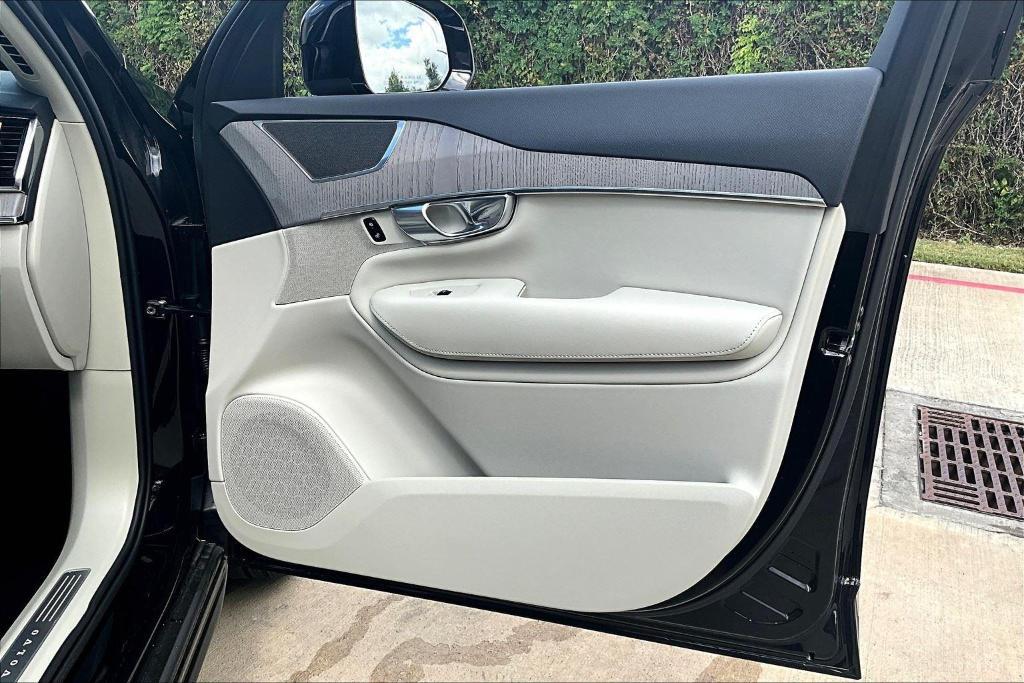 new 2025 Volvo XC90 car, priced at $67,265