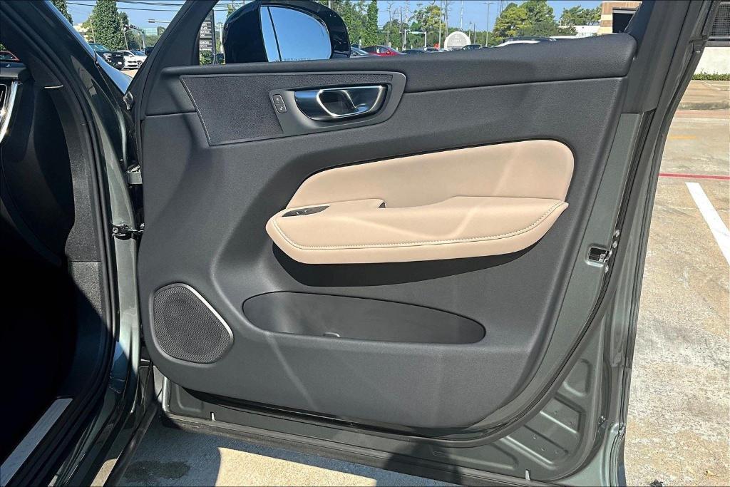 new 2026 Volvo XC60 car, priced at $58,015