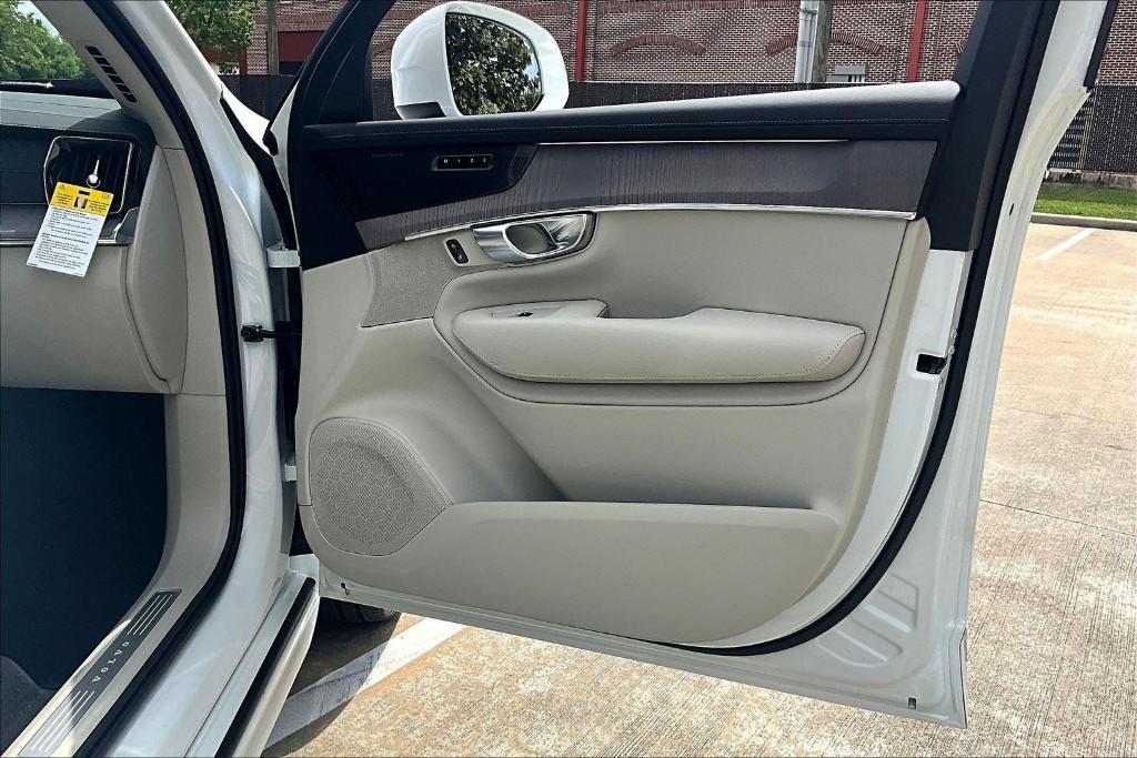 new 2026 Volvo XC90 car, priced at $75,575