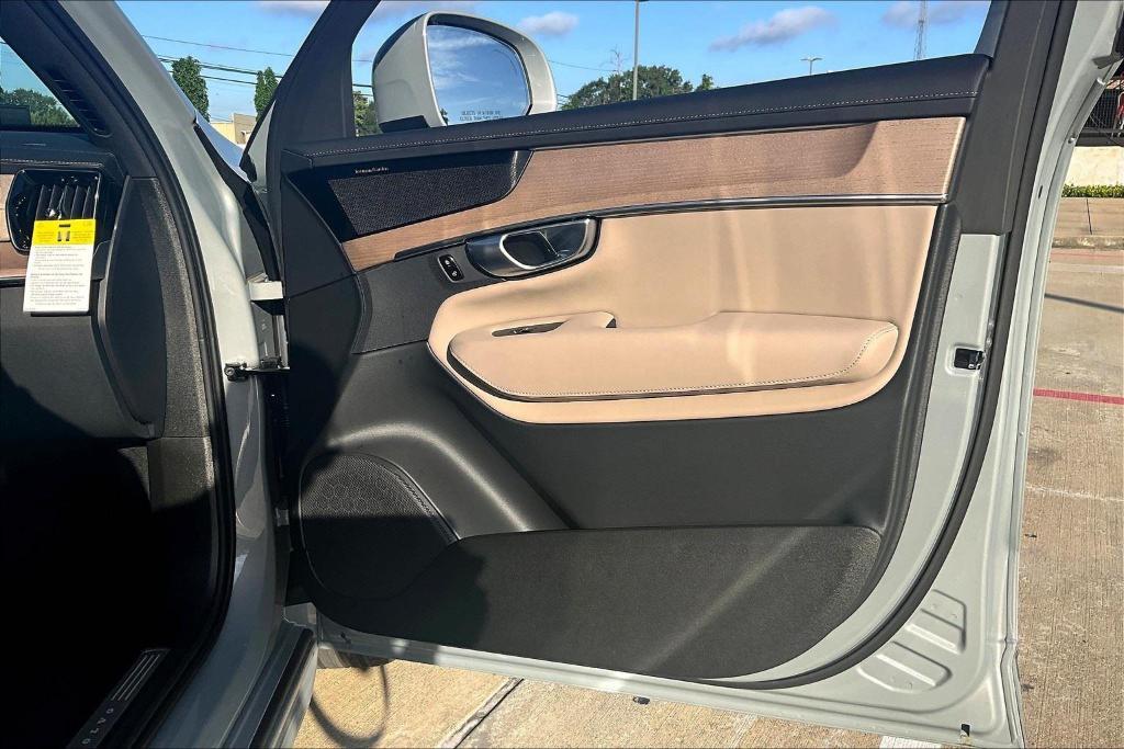 new 2026 Volvo XC90 car, priced at $71,825
