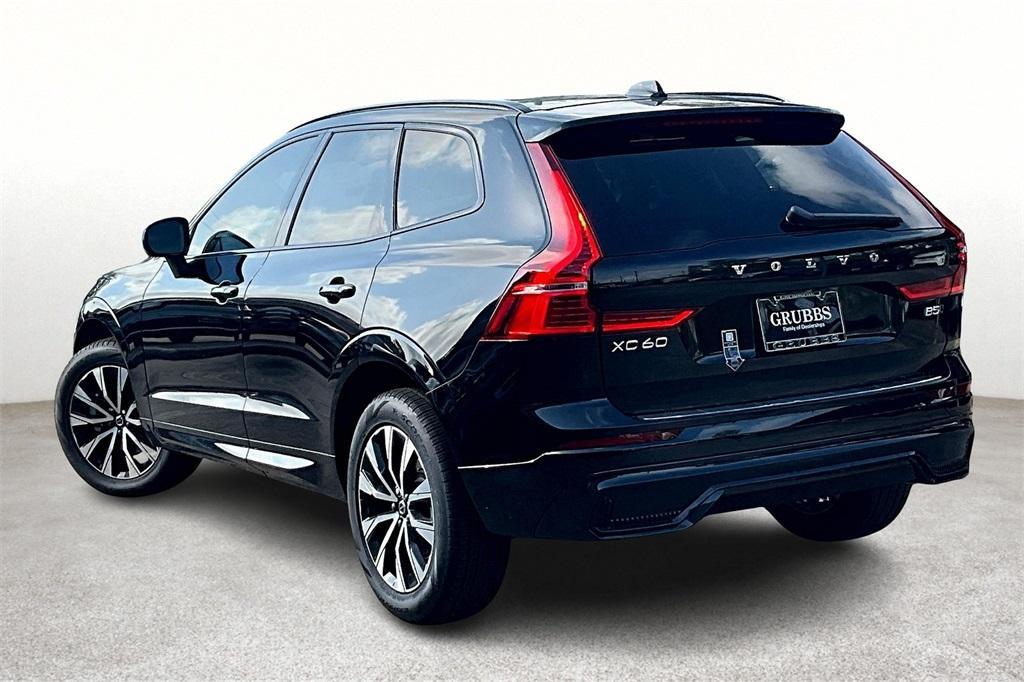 new 2025 Volvo XC60 car, priced at $48,685