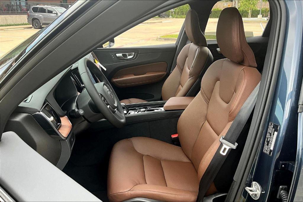 new 2025 Volvo XC60 car, priced at $48,110