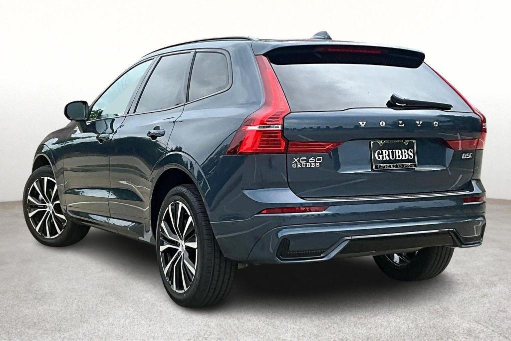 new 2025 Volvo XC60 car, priced at $55,360