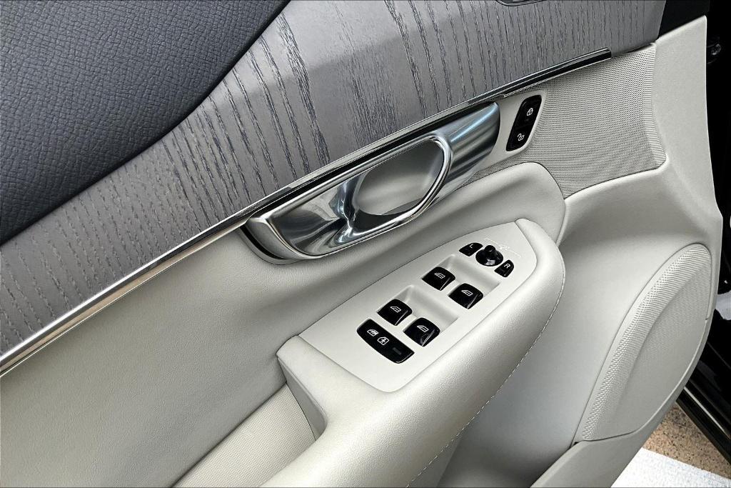 new 2025 Volvo XC90 car, priced at $66,465