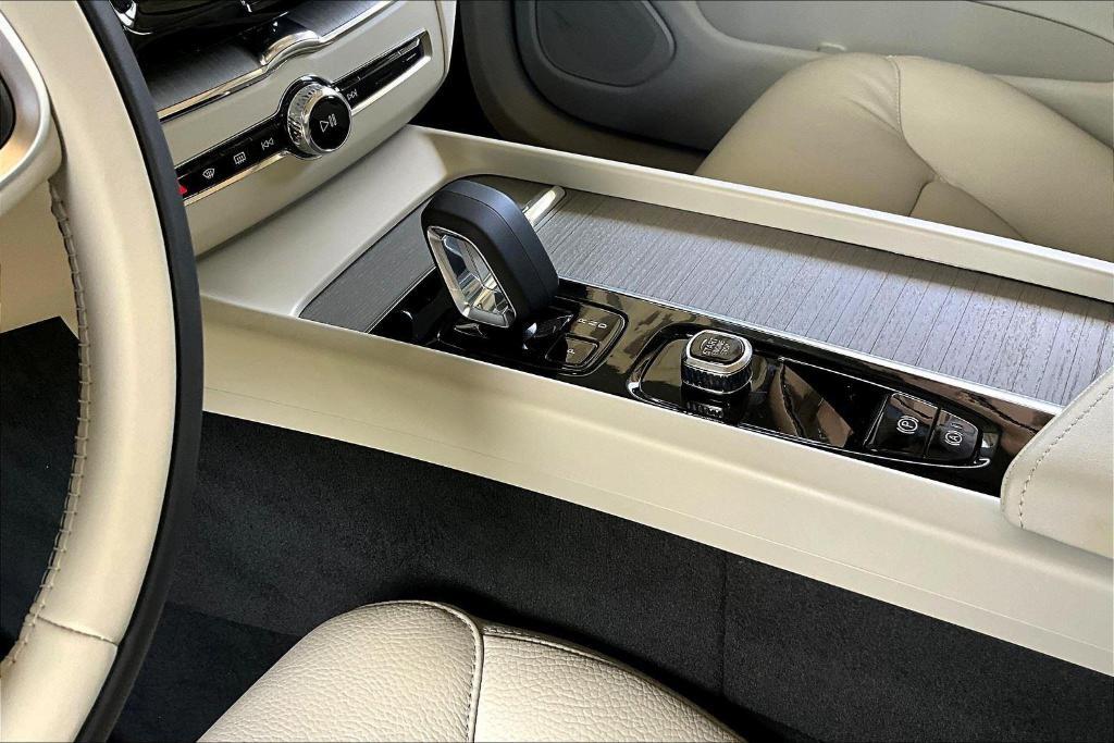 new 2025 Volvo XC60 Plug-In Hybrid car, priced at $65,485