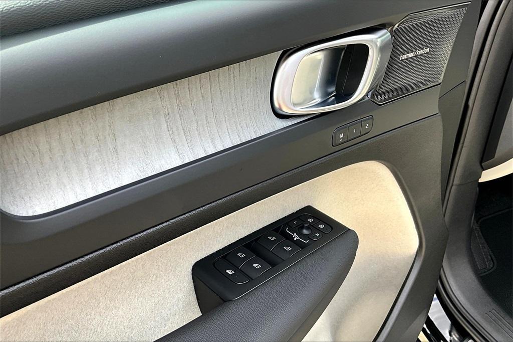 new 2025 Volvo XC40 car, priced at $50,610