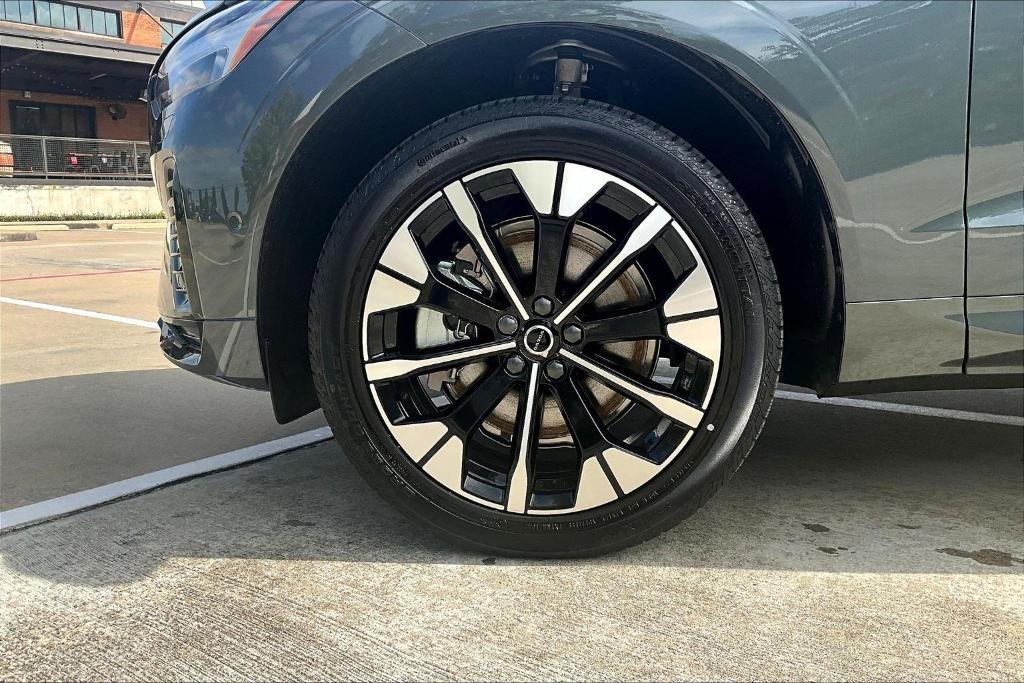 new 2026 Volvo XC60 Plug-In Hybrid car, priced at $70,085