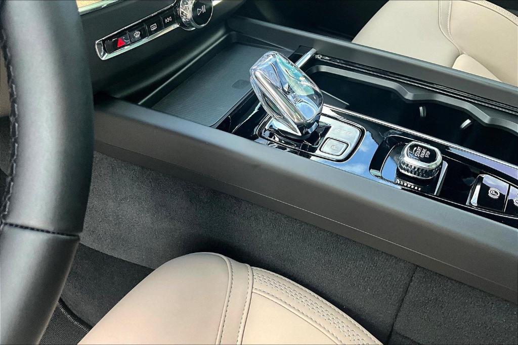 new 2026 Volvo XC60 Plug-In Hybrid car, priced at $70,085