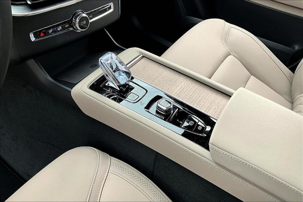 new 2026 Volvo XC90 car, priced at $72,625