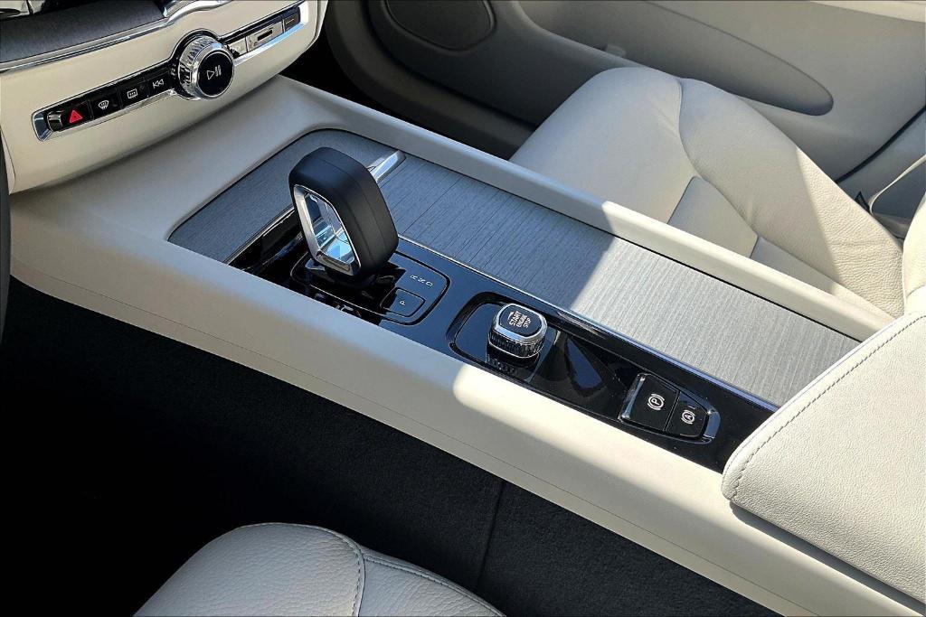 new 2025 Volvo XC60 car, priced at $49,105