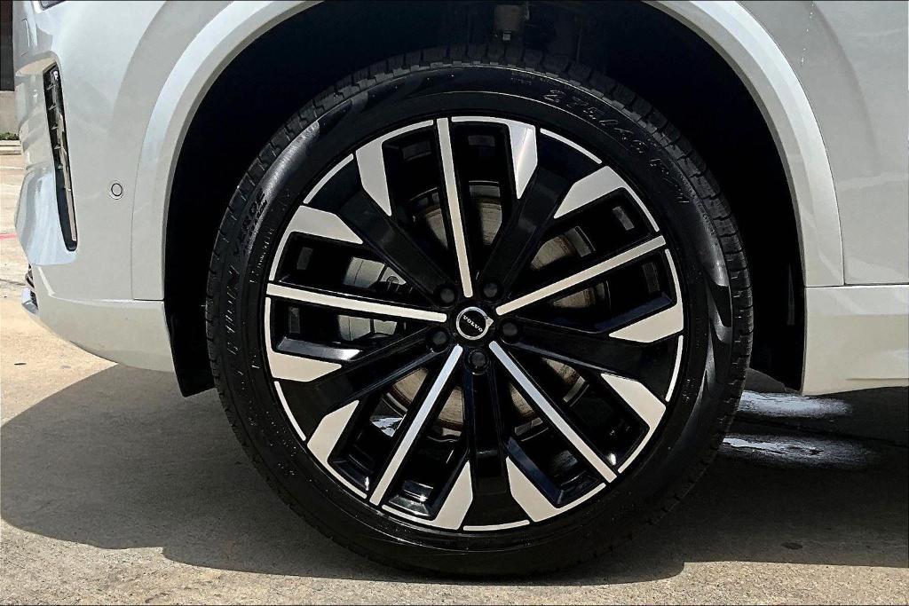 new 2026 Volvo XC90 car, priced at $71,825
