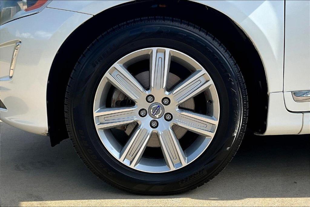 used 2016 Volvo XC60 car, priced at $10,000