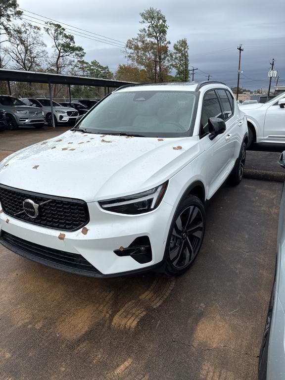 new 2025 Volvo XC40 car, priced at $50,595