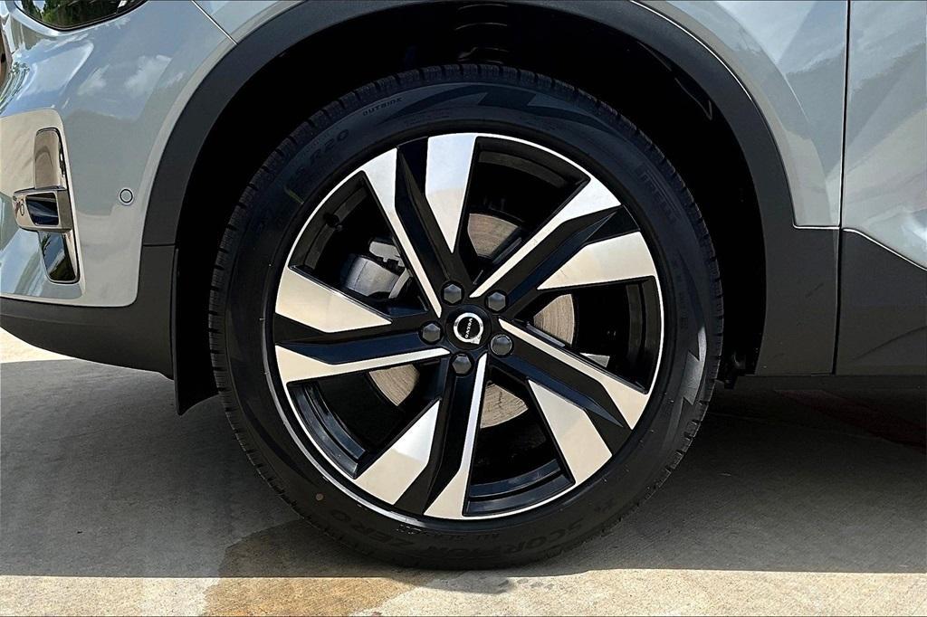 new 2026 Volvo XC40 car, priced at $47,200