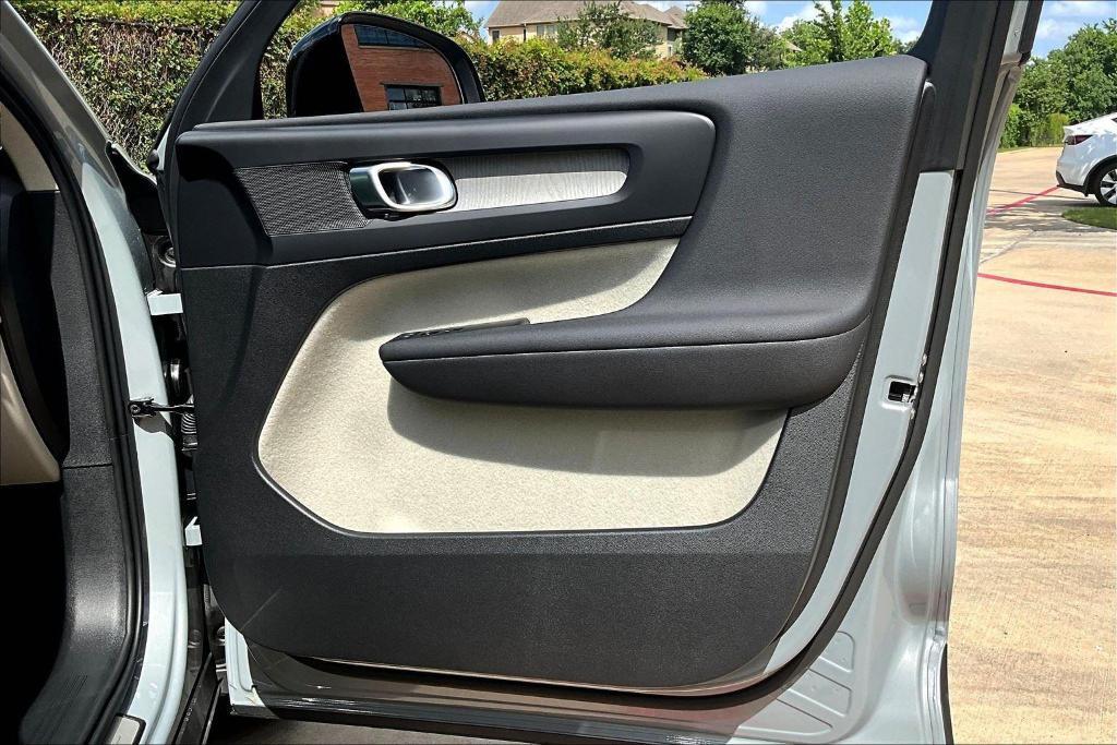new 2026 Volvo XC40 car, priced at $47,200