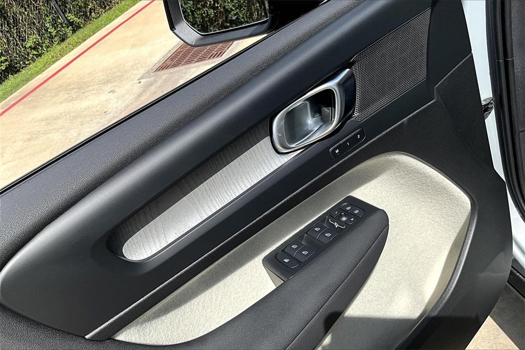 new 2026 Volvo XC40 car, priced at $47,200