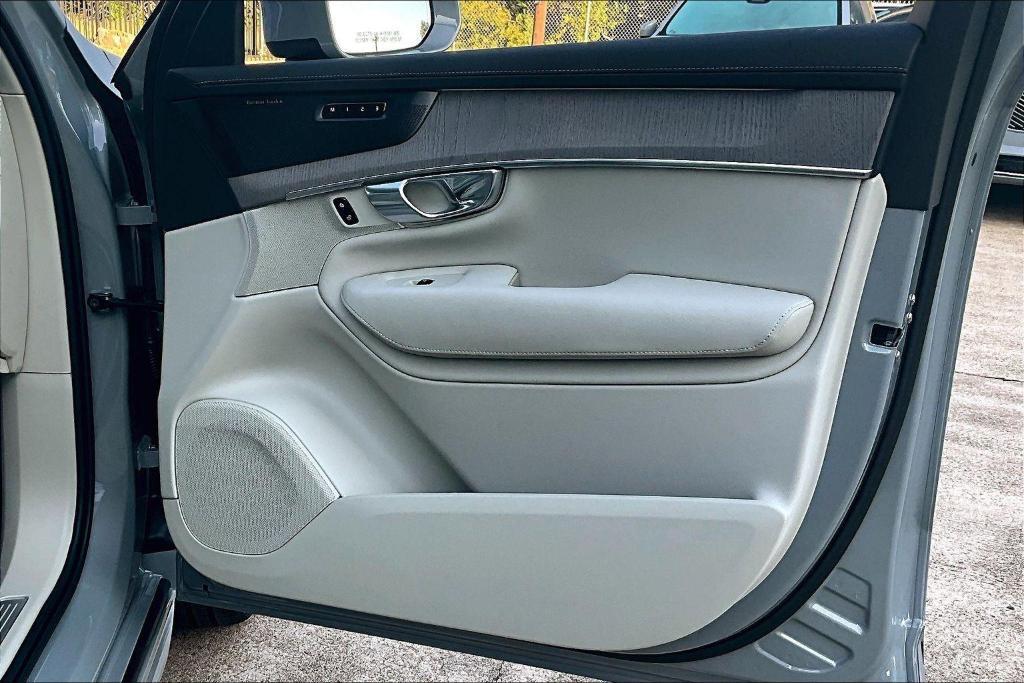 new 2026 Volvo XC90 car, priced at $75,155