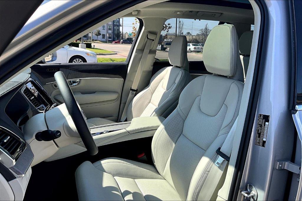 new 2025 Volvo XC90 car, priced at $58,060
