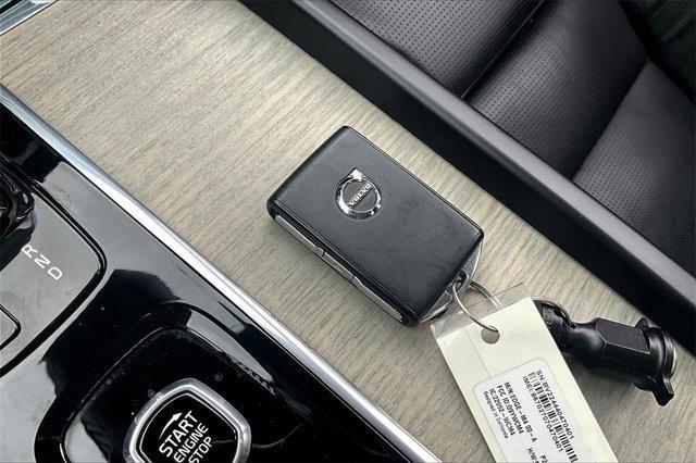 used 2022 Volvo XC60 car, priced at $43,072