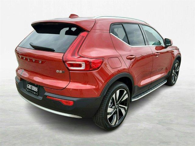 new 2024 Volvo XC40 car, priced at $45,687