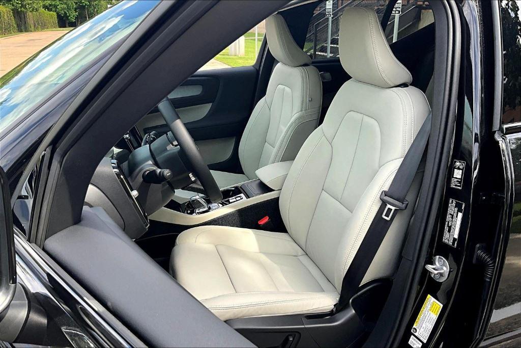 new 2026 Volvo XC40 car, priced at $45,850