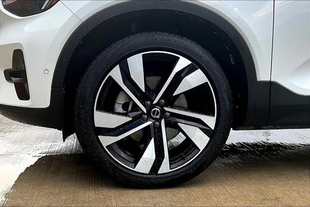 used 2025 Volvo XC40 car, priced at $34,426