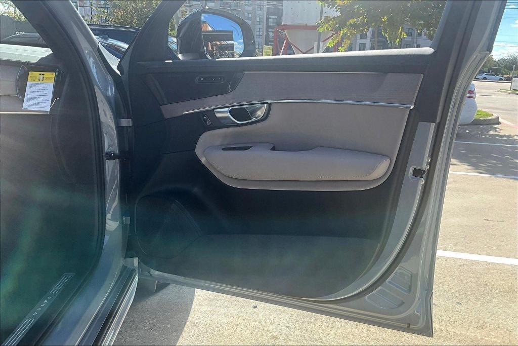 new 2026 Volvo XC90 car, priced at $76,805