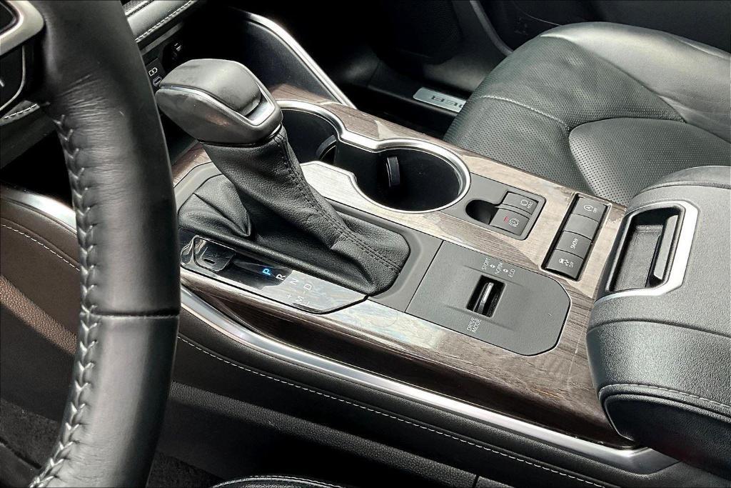 used 2022 Toyota Highlander car, priced at $36,105