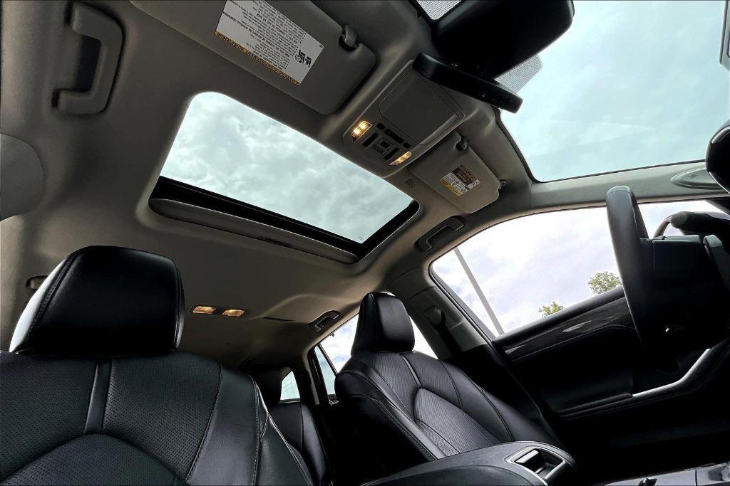 used 2022 Toyota Highlander car, priced at $36,105