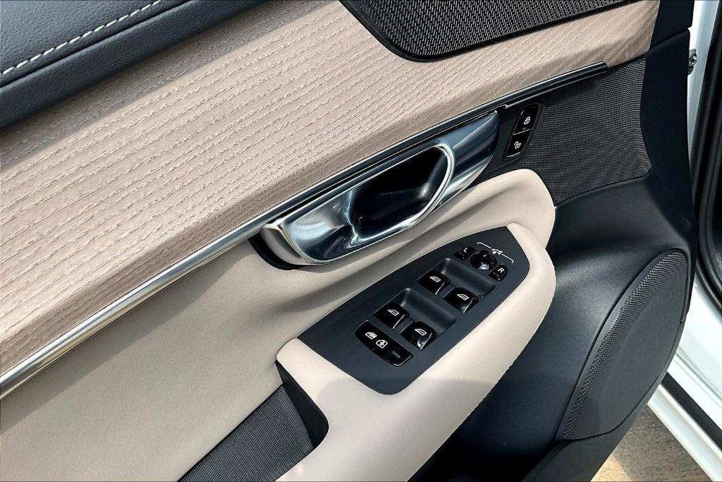 new 2025 Volvo XC90 Plug-In Hybrid car, priced at $65,305