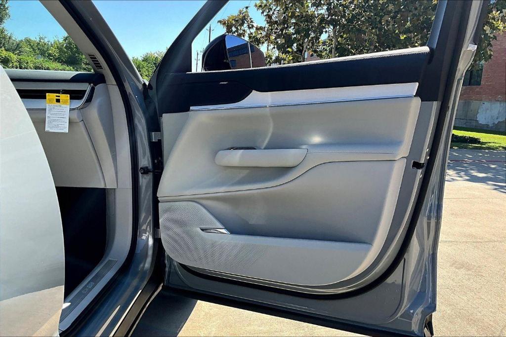 new 2025 Volvo EX90 car, priced at $84,675