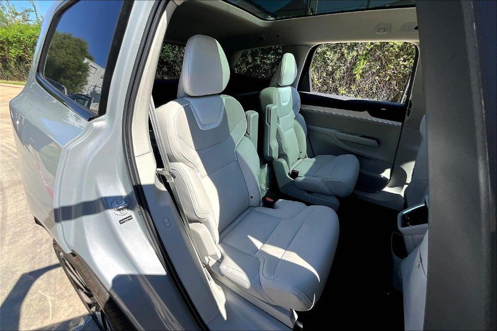 new 2025 Volvo EX90 car, priced at $84,675