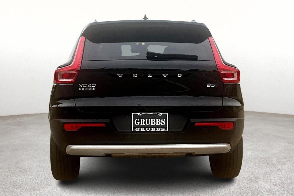 new 2025 Volvo XC40 car, priced at $45,465