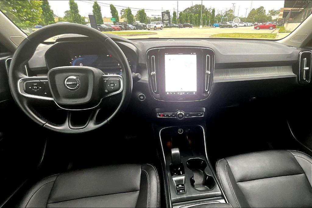 new 2025 Volvo XC40 car, priced at $45,465