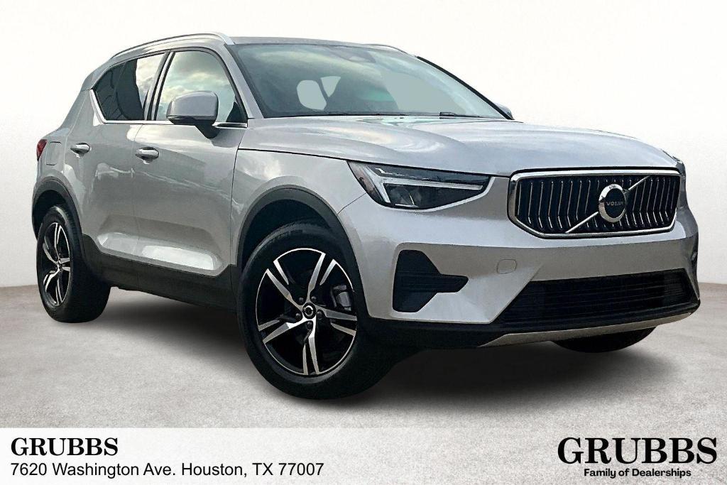 used 2025 Volvo XC40 car, priced at $31,807