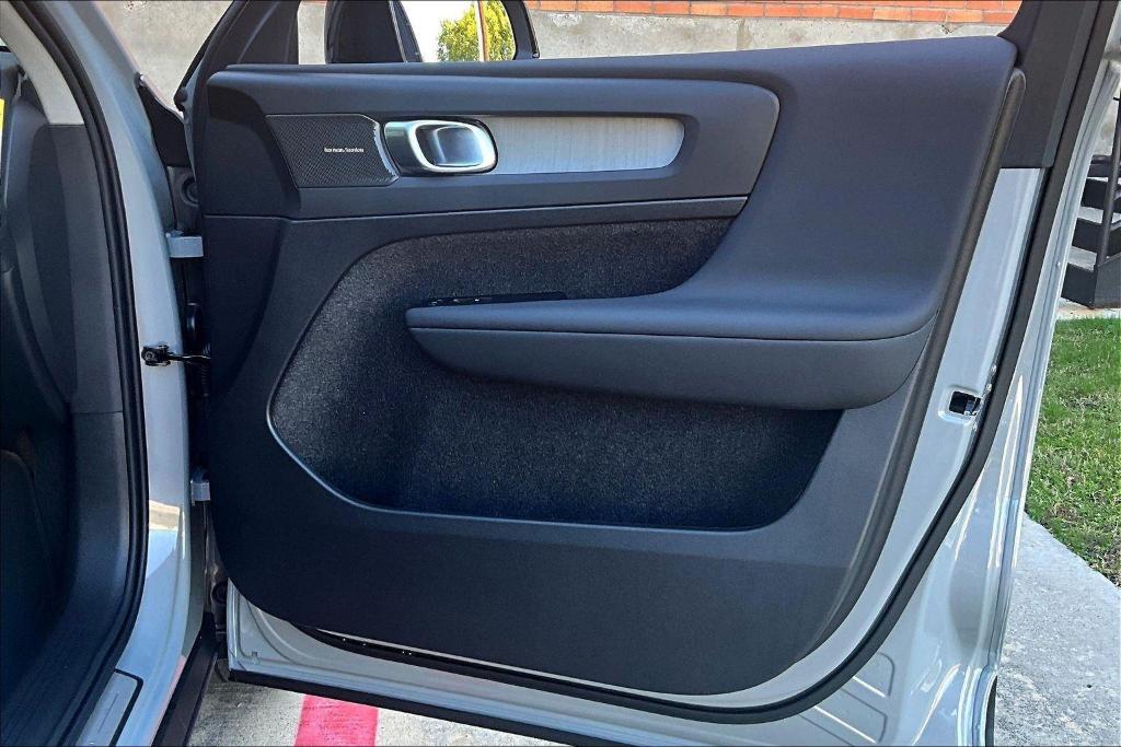 new 2026 Volvo XC40 car, priced at $52,995