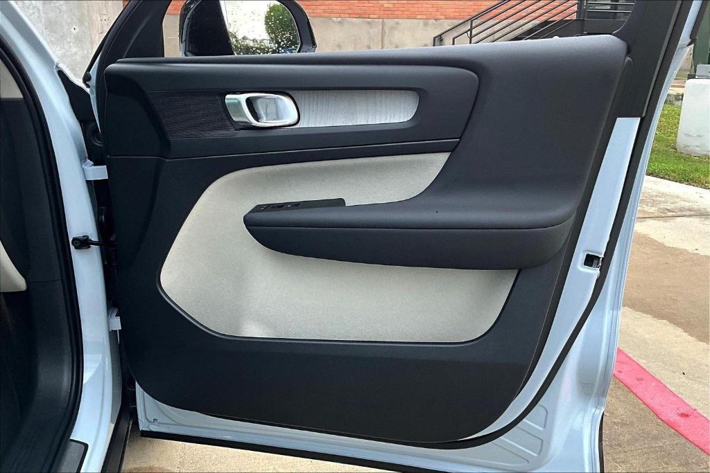 new 2026 Volvo XC40 car, priced at $49,800