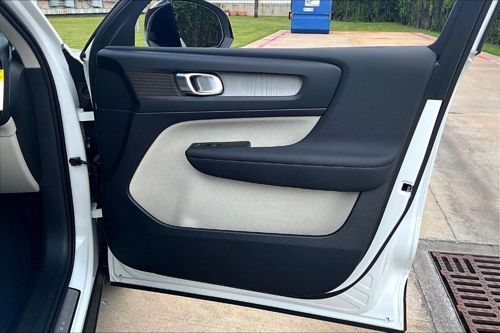 new 2026 Volvo XC40 car, priced at $45,850