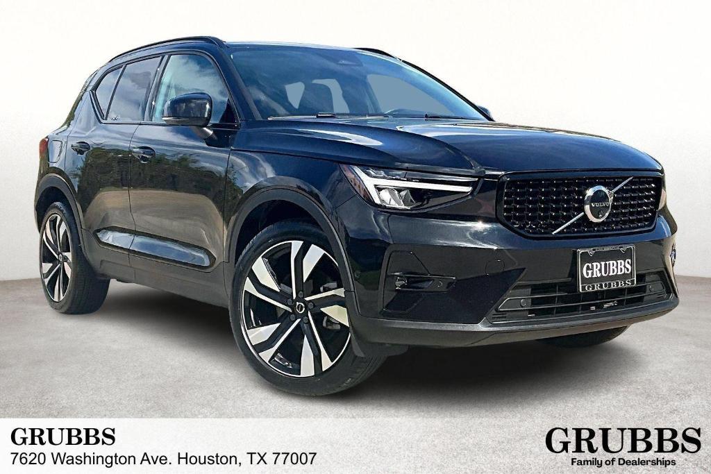 used 2025 Volvo XC40 car, priced at $31,160