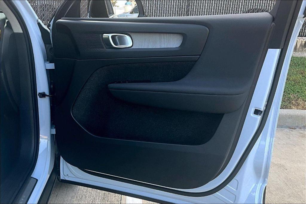 new 2026 Volvo XC40 car, priced at $44,095