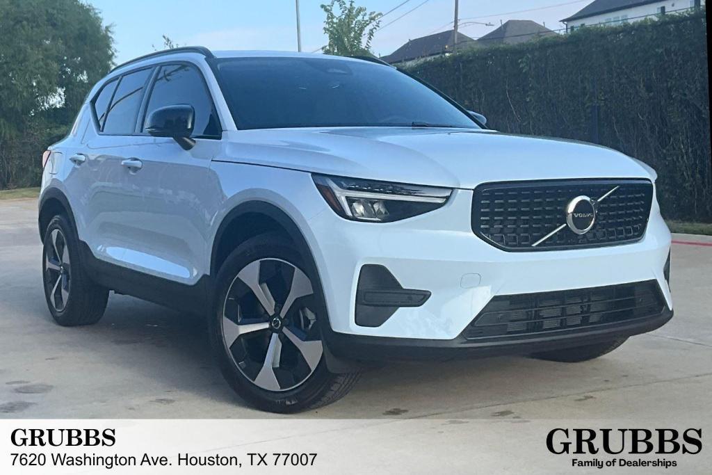 new 2026 Volvo XC40 car, priced at $44,095