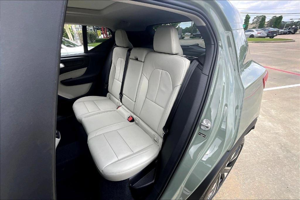new 2025 Volvo XC40 car, priced at $42,765