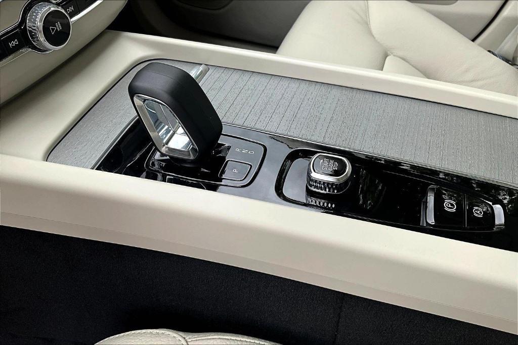 new 2025 Volvo XC60 car, priced at $48,110