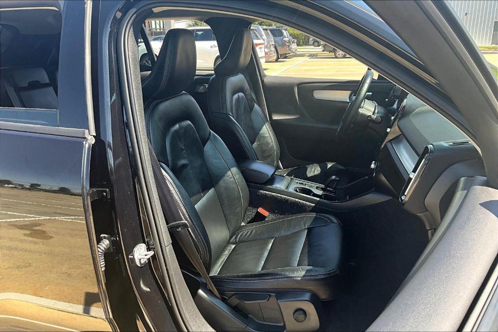 used 2022 Volvo XC40 car, priced at $23,946