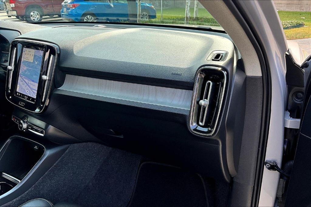 used 2025 Volvo XC40 car, priced at $32,113
