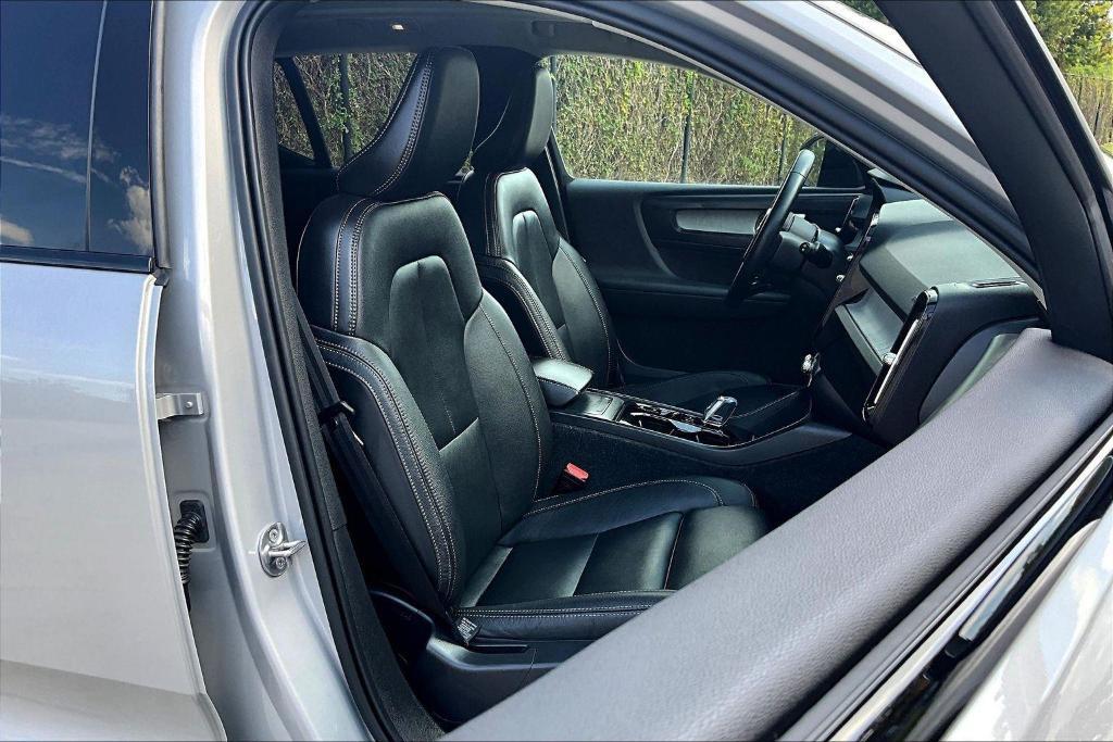 used 2025 Volvo XC40 car, priced at $32,113